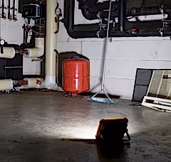 Dış Mekan Solar Şarjedilen Ultra Parlak Işıklı LED Lamba