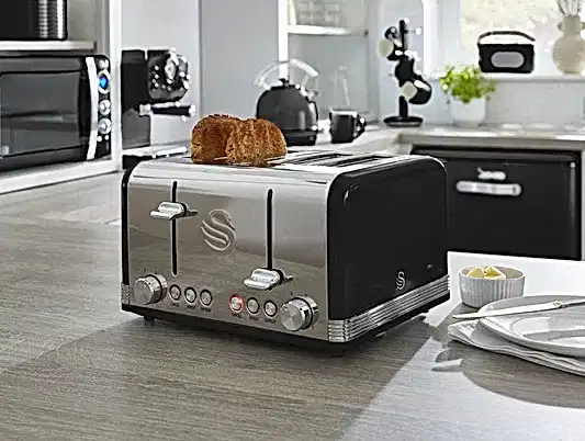 Swan Retro 4 Dilimli Ekmek Kızartma Makinesi Siyah